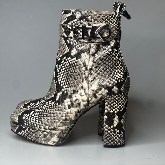 Make: Michael Kors brand new size 7 - Picture 3 of 6